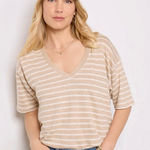 Faherty  Oceanside Linen Relaxed V Neck Tee In Hamptonstripe Size XS Tan White Photo 0