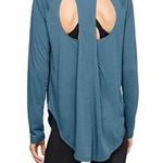 Under Armour  blue workout top designed back long sleeve active wear size XL​​​ Photo 0