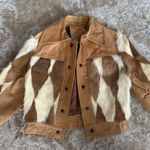 Brown and White Fur Photo 0