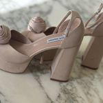 Steve Madden New  Luminesce Platform Heeled Sandal Suede Blush minor scuffs Photo 10