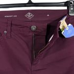 st. john's bay  SZ 8 SHORT Straight Leg Jeans Stretch Mid-Rise Tummy Control New Photo 2