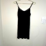 Modern Luxury Carole Hochman Black Floral Sleepwear Set Small Robe & Chemise Photo 1