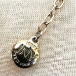 Jones New York gold tone circle wire pendant necklace Photo 3