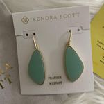 Kendra Scott NWT  McKenna small Drop Earrings Photo 0