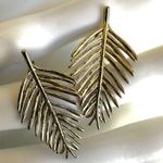 Gold tone palm leaf post earrings Photo 5