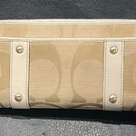 Coach  Zoe Beige and Gold Wallet zip around accordion Photo 2