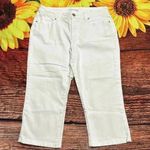 St. John ’s Bay White Capris​ Photo 0