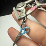 Spoontiques Hairstylist Tools Hairdryer Mirror Brooch Pin Pewter Tone Signed Silver Photo 10