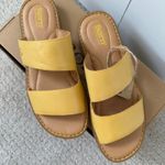 Born Mika Sandal Yellow Leather Slip On Slides NIB Size 8 Photo 2