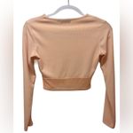 Pretty Little Thing  Woman’s Peach Colored Ribbed Long Sleeve Crop Top Size 8 Photo 6