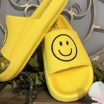No Boundaries Smiley Face Comfy Yellow Slides Womens 8 Beach Shower Shoes Sandals Photo 4