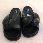 ASOS New  DESIGN Flexing padded knotted slides in black, women size US 6 Photo 2