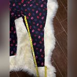 Torrid  Pixie black w/ pink/purple/red Lip Print Leggings Sz 2 (18/20) Photo 9