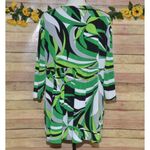 Tiana B . Green Abstract Pattern Faux Wrap Tunic Blouse Size 1X Stretch Pockets Photo 5