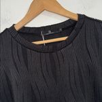 Wavy pattern blouse capped sleeve large Black Top NEW stretch Photo 1