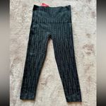 Spanx Women’s Shaping Black Geo Cropped Lamn Legging Mid Rise Size Medium NWT Photo 3