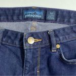 Patagonia  Women’s Straight Fit Jeans Regular Size 26 Dark‎ Wash Style 55100 Photo 3