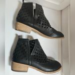 Journee Collection Women's Kat Cut Out Design Ankle Boots Sz 11 Photo 3