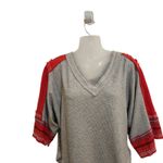 We The Free  People Gray Red Knitted V-Neck Bubble Tee Textured Raw Hem Small Photo 2