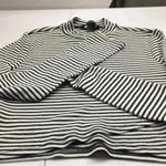 Forever 21   teen blouse L  bust 24  length 14 color black and white Photo 7