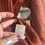 RD Style  Stitch Fix Josslyn V Neck Sweater Curve Hem Knit Rust Brown NWT Size XL Photo 4