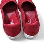 Clarks Cloudsteppers Breeze Vibe Red Slip On Loafer Shoes Women Size 7 M Photo 2