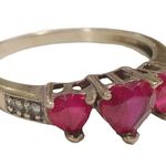 Women’s 10KT 10k yellow gold ring with 3 pink hearts Sz 5.75 Photo 1