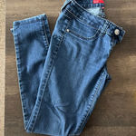 Elle  womens denim skinny jeans size 2R. fantastic condition. Photo 0