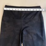Yogalicious  Black Camo Leggings Size Small EUC Photo 8
