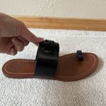 Tory Burch Lowell Black Leather Flat Sandals Toe Ring Logo Designer Photo 1