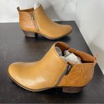 Lucky Brand Women's Basel Ankle Booties Caramel New Milled Old English Sz 7.5 Photo 6