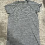 Lululemon Swiftly tech 2.0 short sleeve size 8 Photo 3