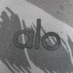 Alo Yoga ALO Size XXS Yoga White Leaf Pattern Leggings Photo 3