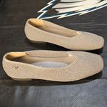 Vivaia Womens Gray Margot 2.0 Square Photo 2