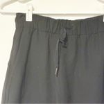 Lululemon On The Fly Skirt Travel Pockets Wrinkle-Free Black Size 6 Photo 2