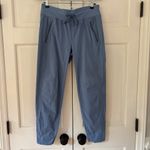 Athleta  Trekkie Jogger Cottage Blue Joggers Pants Size 8 Womens Ripstop Mid-Rise Photo 2