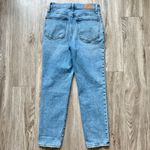 Madewell  The Mom Jean Super High Waisted in Basley Wash Size 26 Photo 6