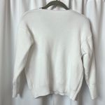 Solid White V Photo 3