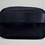 Lululemon TRUE NAVY Everywhere Belt Bag Photo 7