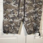 Nike  Camo Capri Cargo Shorts Womens Drawstring Casual Activewear‎ Size Large Photo 4