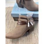 LifeStride Paloma Tan Suede Tassel Ankle Boots Women's Size 8.5M Brown Photo 2