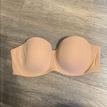 SKIMS Fits Everyone Strapless Underwire Bra Size 38C NWOT Tan Photo 1
