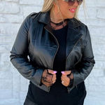 Women's Black Leather Jacket Size 1X Photo 0
