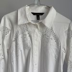 WHBM Embroidered Eyelet Minimalist Luxury Blouse White Size 6‎ Button Down Photo 1