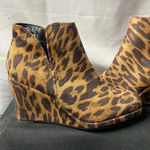 Rampage  WO SIZE 8  ANIMAL PRINT WEDGE HEEL ANKLE BOOT SIDE ZIPPER CLEAN Photo 2