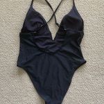 Black Strappy Notch V Photo 3