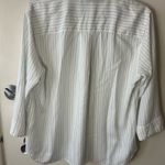 Uniqlo  White and Blue Striped Shirt      size M Photo 2