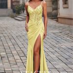 Stacees Yellow V Photo 0