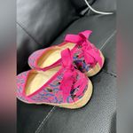 UGG  women’s flats shoes size 9.5 like new Photo 3