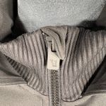 Vuori  Daily Jacket Performance Hoodie Women M Black Workout Athletic Gym Goth Photo 12